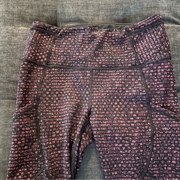 Lululemon Outrun 17” Crop Legging Shutter Weave Dust - Picture 7 of 11